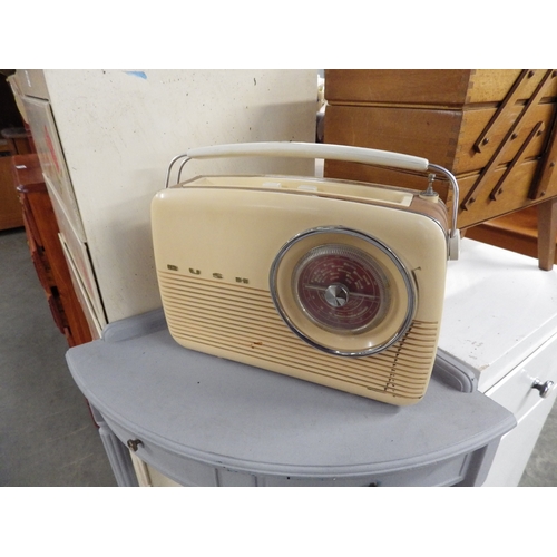 2376 - A 1960's Bush radio