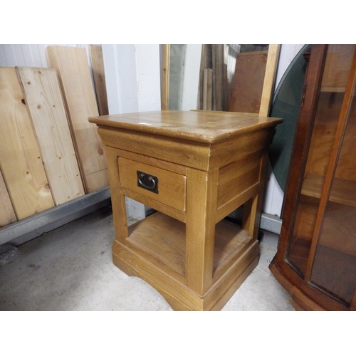 2421 - A modern oak bedside unit    (E) £10-20