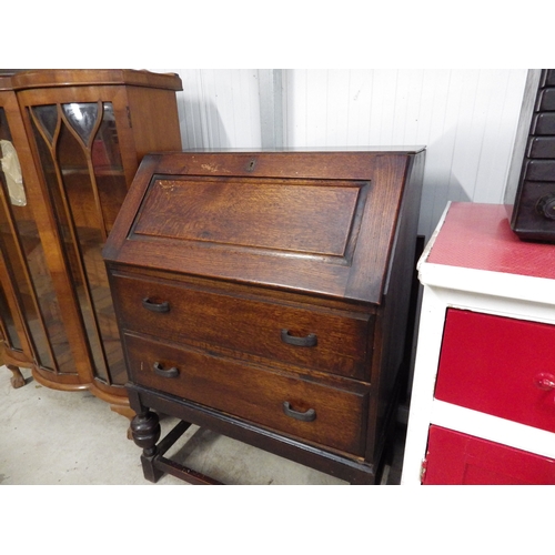 2428 - A 1930's oak bureau