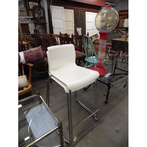 2474 - Two bar stools