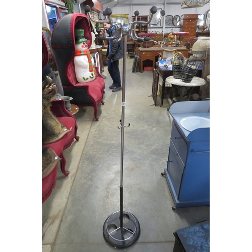 2045 - A 1960's cast iron base coat/hat stand  (R) £20