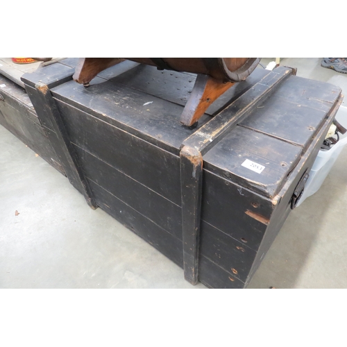 2053 - A 1930's pine box crate   (E) £15-25