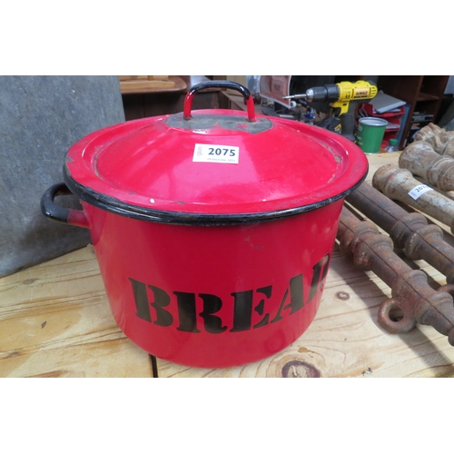 2075 - An enamel bread bin