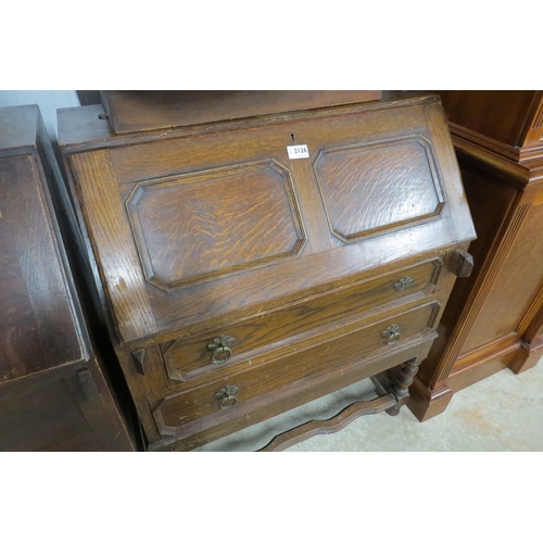 2126 - A 1930's oak bureau