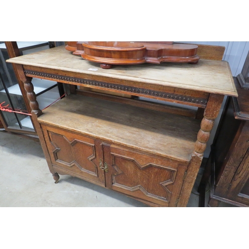 2239 - An Edwardian oak buffet unit   (R) £40