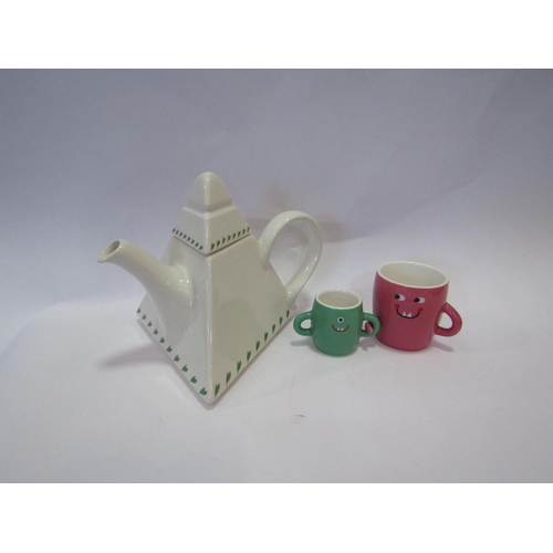 1439 - Two Denmark design ceramic funny mugs together with a Typhoo pyramid teapot