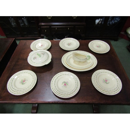 4081 - A small quantity of New Hall dinner wares. Hanley pattern, to include mainly plates, two serving pla... 