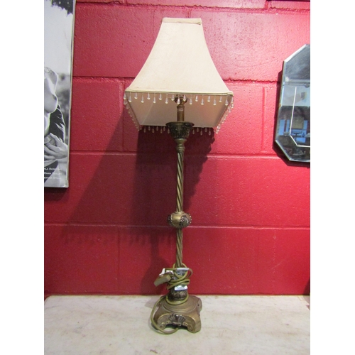 4169 - A brass effect spiral column table lamp