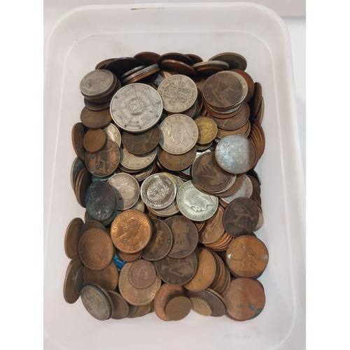 4394 - A box of coins