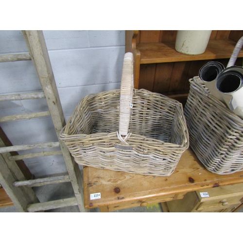 2232 - A wicker shopping basket       (R) £15