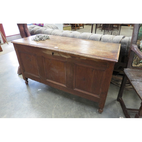 2003 - An oak coffer