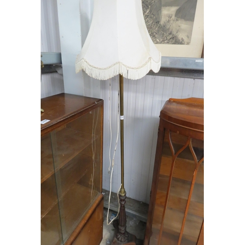 2108 - A William IV mahogany and brass standard lamp     (E) £20-30