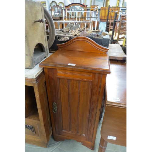 2164 - An Edwardian walnut pot cupboard