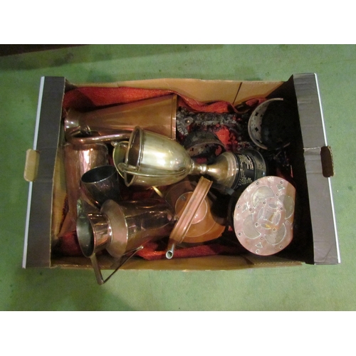 4263 - A quantity of metalwares including wall sconces, copper jug and trophy etc