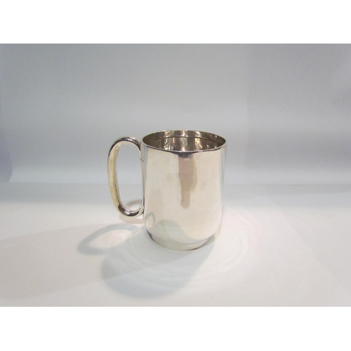 4370 - A silver pint tankard of plain design hallmarked Birmingham 1904. 250g approx.