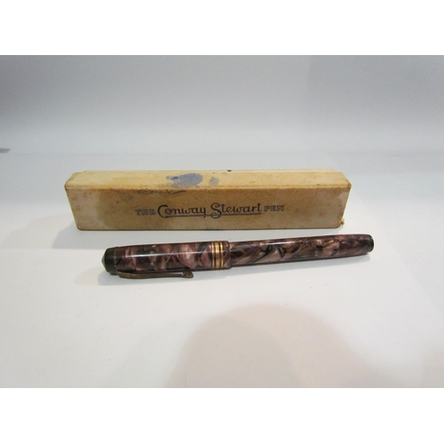 4404 - A vintage Conway Stewart fontain pen with gold nib, boxed