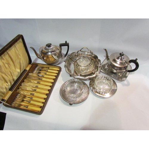 4500 - A selection of mixed silver plated wares including teapots, basket, dishes etc. together with a case... 