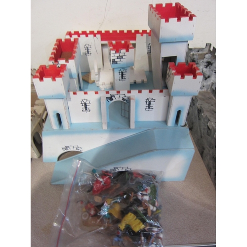 1195 - A wooden King Arthur's Castle fort by Tiger Toys together with Britiains figures