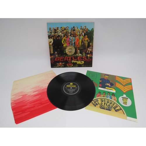 1374 - THE BEATLES: 'Sgt Peppers Lonely Hearts Club Band' LP, original UK mono pressing, complete with red ... 