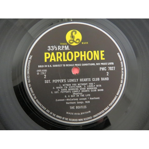 1374 - THE BEATLES: 'Sgt Peppers Lonely Hearts Club Band' LP, original UK mono pressing, complete with red ... 