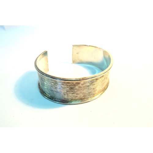 1295 - A Dublin silver cuff bangle