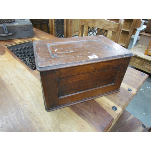 2177 - A Victorian mahofgany sewing machine case