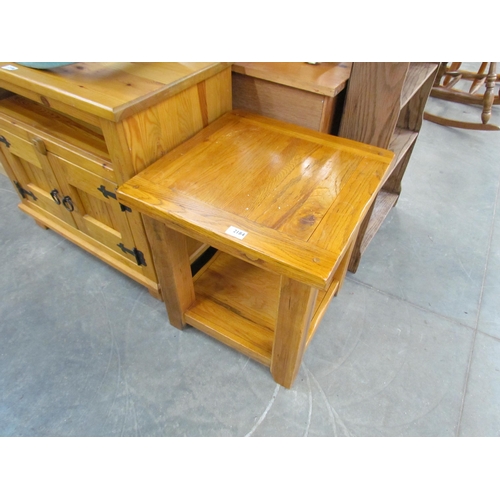 2184 - An oak two tier coffee table