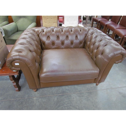 2262 - A small Chesterfield sofa chair