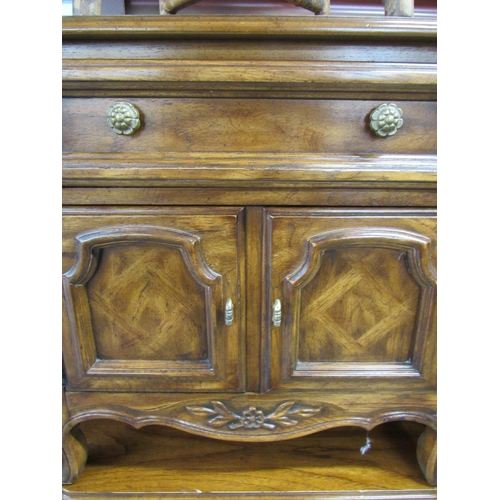 2058 - A pair of French bedside cupboards