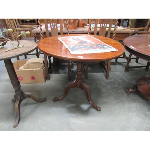 2134 - A 19th Century mahogany tilt top tripod table