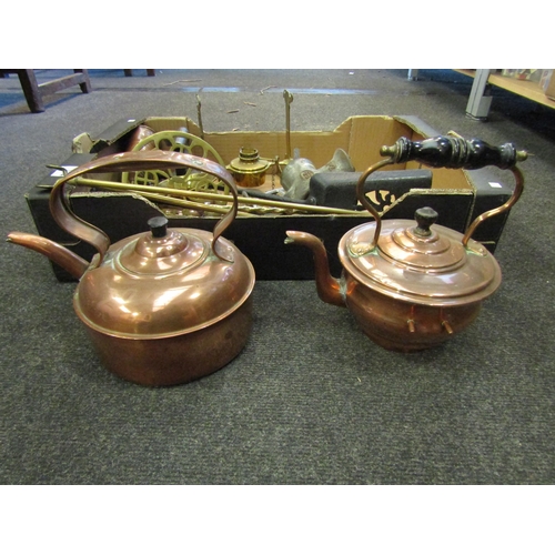 1174 - A box of mixed metal wares including copper kettle, spirit kettle, iron on stand, fire tools, trivet... 