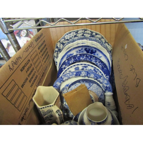 1404 - A box of miscellaneous 19th Century and later blue and white ceramics to include flow blue plates, w... 