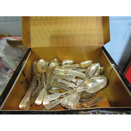 1408 - A quantity of Mappin & Webb cutlery, shell relief terminals, together with others