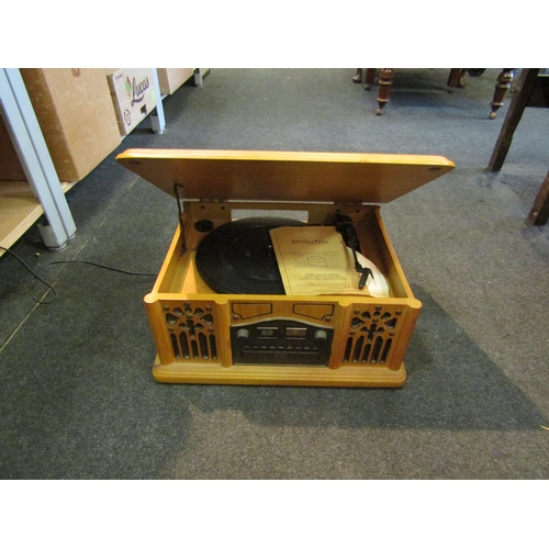 1467 - A modern gramophone / cd player