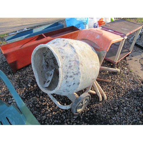 3256 - A 110V Belle cement mixer with stand