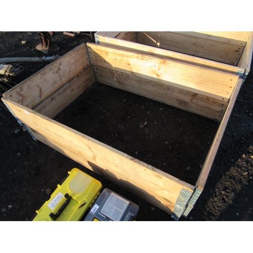 3308 - A raised bed