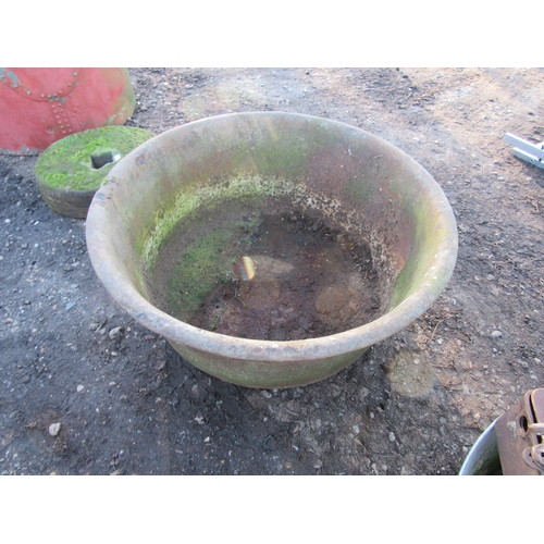 3320 - A iron quenching bowl