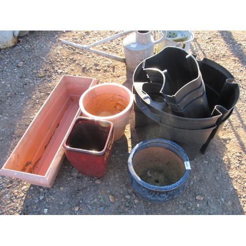 3354 - Two glazed pots, a plastic pot and a plastic trough etc.