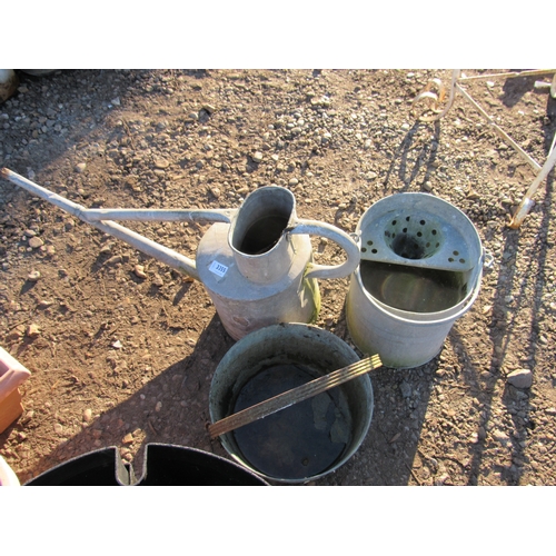 3355 - A galvanised watering can, mop bucket and a jam pan