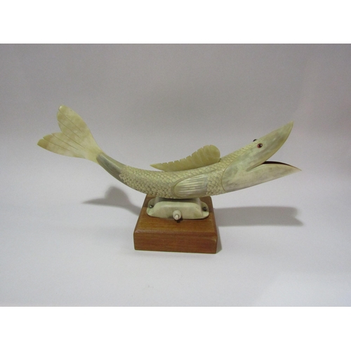 4209 - A retro 1960's horn fish table lamp, 42cm long