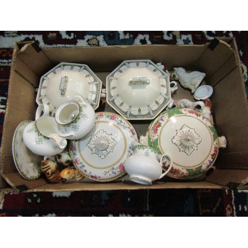 4244 - A box miscellaneous ceramics to include Sampsons Bridgwood & Son Ltd tureen, a pair of Royal Doulton... 