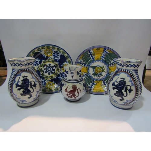 4266 - A quantity of modern Faenza Italian ware including jugs and chargers (5)