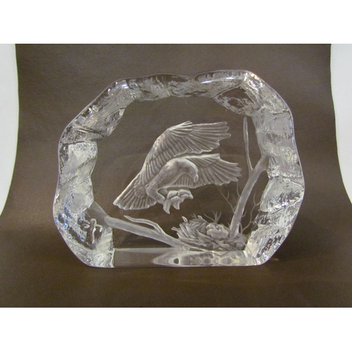 4362 - A clear glass paperweight of an Eagle, signed to base, 9cm tall