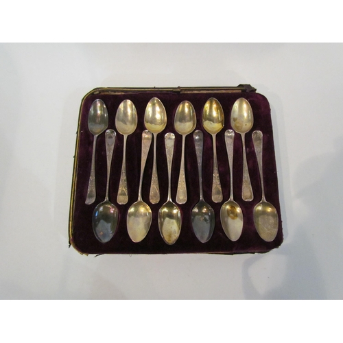 4396 - A set of twelve teaspoons, London 1879, cased (case a/f)