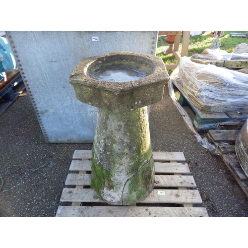 7012 - A stone bird bath on staddle base