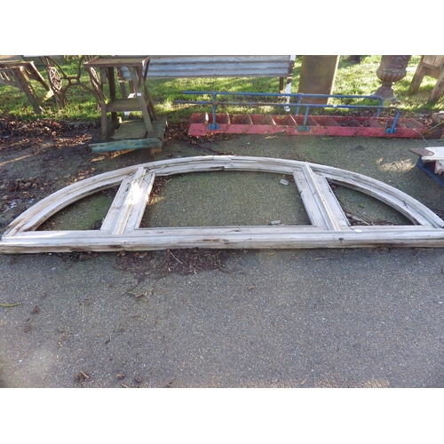 7018 - A pine three section overdoor frame  (E)  £5-10