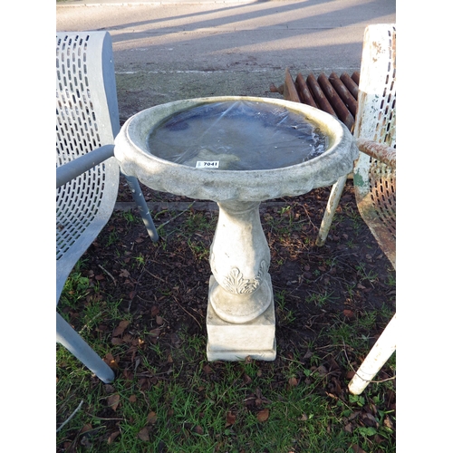 7041 - A composition birdbath, 25