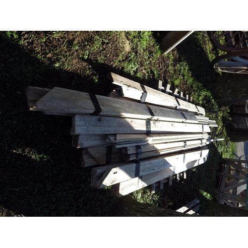 7047 - A bundle of pine architrave and rail  (M)  £10-15