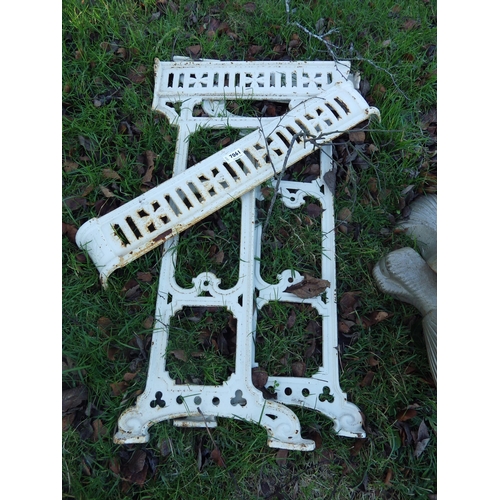 7061 - A cast iron basin stand  (E)  £25-40