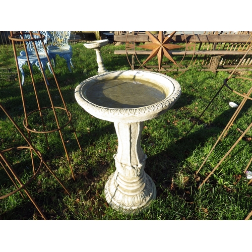 7091 - A composition bird bath, 27